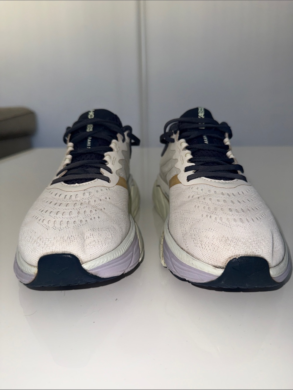 Hoka One One Arahi 5 Women's Size 8.5D White/Lavender/Blue Road Running Shoes - Picture 3 of 11